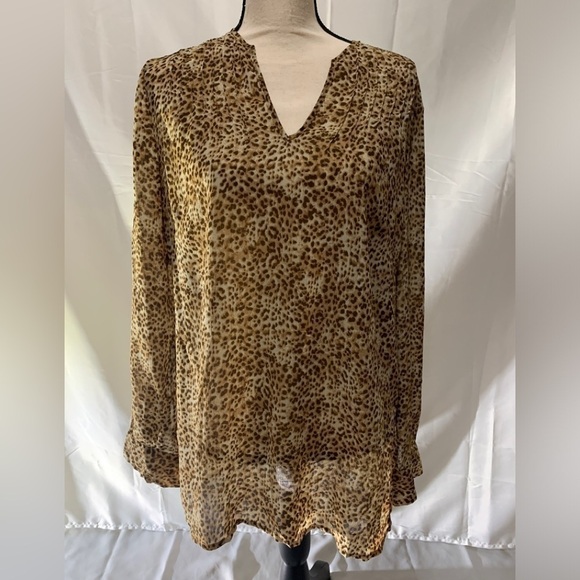 3/$28❤️EMMA&JAMES animal print V-neck long sleeve top size 12 - Picture 1 of 7
